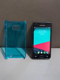 Samsung Galaxy S2 (con custom ROM) + cover  