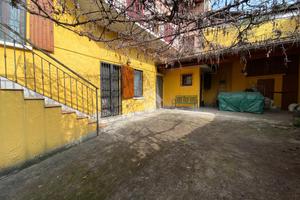 CASA DI CORTE A SALE MARASINO
