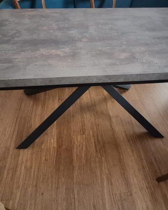 Tavolo da pranzo moderno