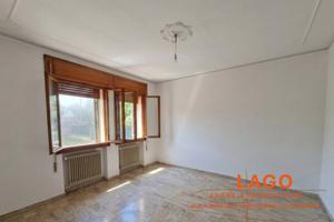 Appartamento di 187 m² con più di 5 locali e box a