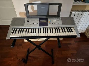Tastiera Yamaha psr e323