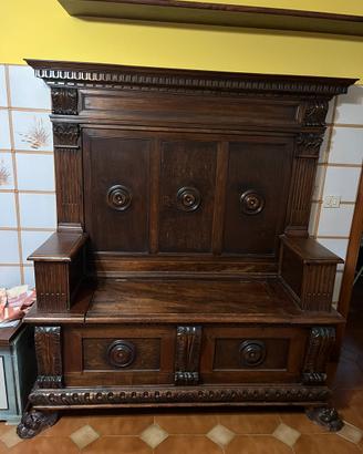 Cassapanca e appendiabiti