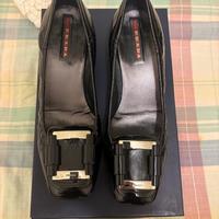 Décolleté Prada nere con fibbia