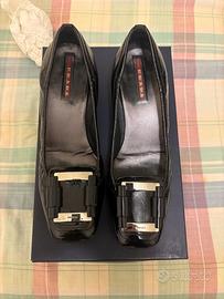 Décolleté Prada nere con fibbia