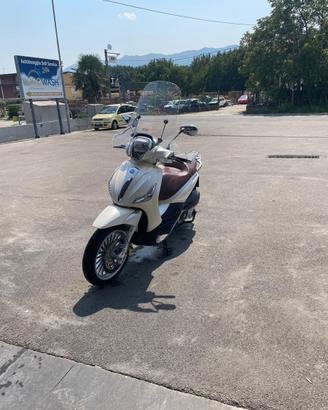 Beverly 300i.e