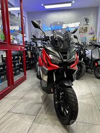 Voge Sfida SR1 125 ADV PARI AL NUOVO 2025 da vetri