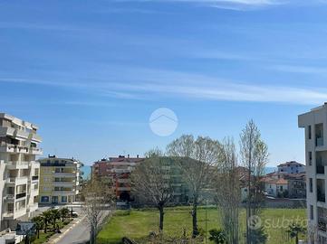 3 LOCALI A ALBA ADRIATICA