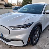 Ford Mustang Mach-E 300Cv 