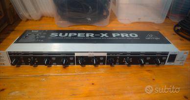 Crossover Behringer Super-X Pro CX2310