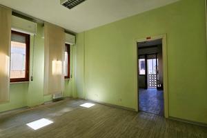 V 2438 - falconara - studio medico