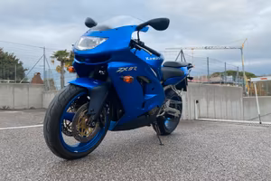 Kawasaki Ninja ZX9-R 900 (1998)- Solo 5.926 km