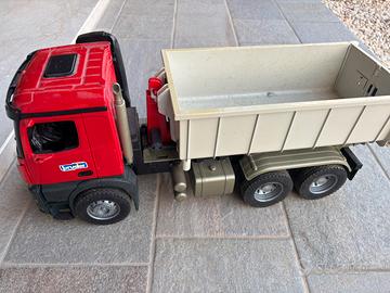 Camion arocs mercedes bruder