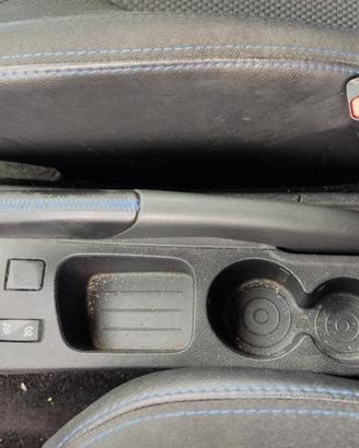 Leva freno a mano RENAULT CLIO 1461cc DCI del 2017