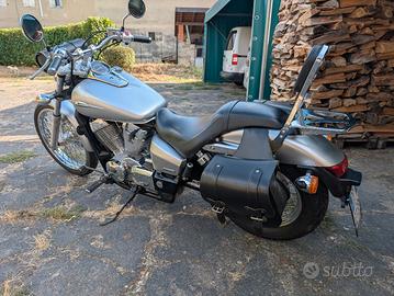 Honda Shadow Spirit 750 C2 (2010) - soli 15400 km 
