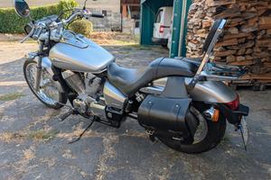 Honda Shadow Spirit 750 C2 (2010) - soli 15400 km 