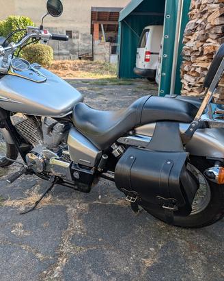 Honda Shadow Spirit 750 C2 (2010) - soli 15400 km 