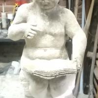 Statua putto da giardino molto vintage