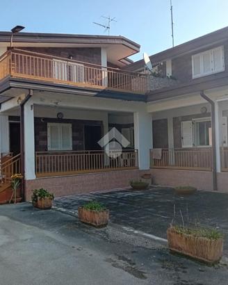 PORZIONE DI BIFAMILIARE A AVELLINO
