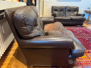 Coppia divani in pelle Poltrona FRAU (Anni 80)