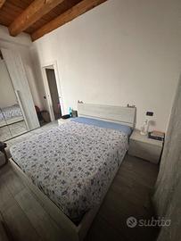 Camera da letto completa di materasso