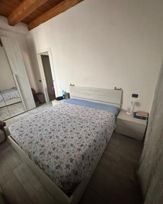 Camera da letto completa di materasso