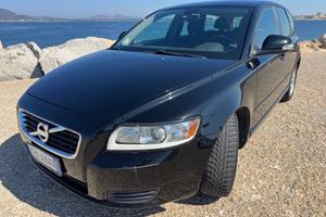 Volvo V50 D2 R-design