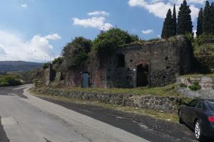 Rustico con terreno e vista panoramica
