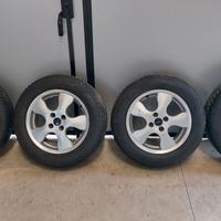 Gomme invernali 185/65R15 con cerchi in lega