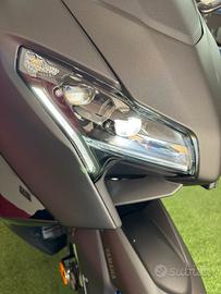 YAMAHA TMAX 560 2025,FULL LED