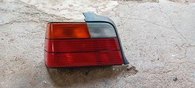 Faro posteriore bmw e36