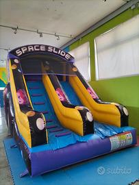 Gioco gonfiabile spaziale