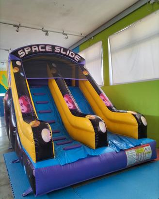 Gioco gonfiabile spaziale