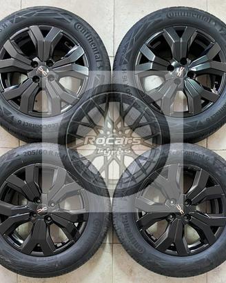 Cerchi 16 neri e pneumatici nuova Dacia Sandero