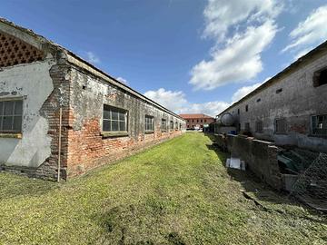 Rif.3894| capannone cona