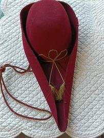 copricapo studentesco x neo laureati in medicina