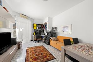 Ampio bilocale ristrutturato e luminoso al quinto