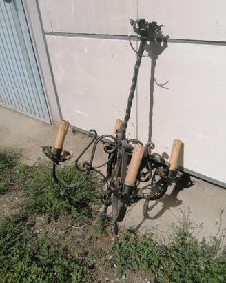 lampadario in ferro battuto