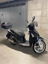 Scooter kymco 200 nero