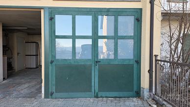 Portone garage in alluminio con vetri – Due ante