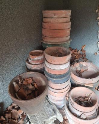 Varie misure vasi terracotta rotondi e retangolari