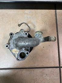 Alloggiamento pompa acqua Mercedes 240D w123