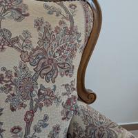 Coppia di poltrone classiche imbottite in legno – 