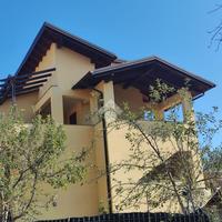 VILLA A SCHIERA A LABICO