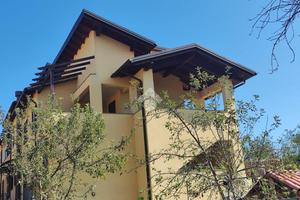 VILLA A SCHIERA A LABICO