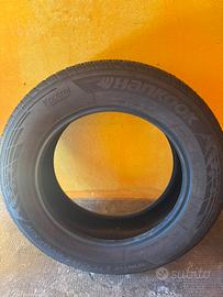 Gomma  invernale 215/65 17 hankook