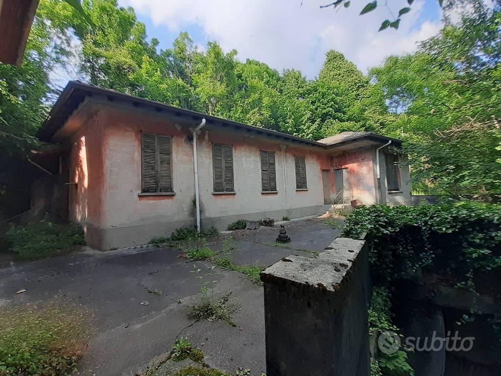 Rustico / Casale di 347 m² con più di 5 locali a V - Altro