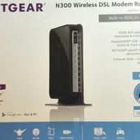 Modem Router NETGEAR N300 Wireless ADSL2+ DGN2200