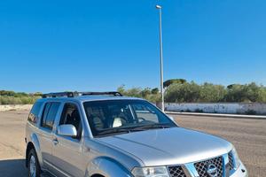 Nissan Pathfinder 2.5 dCi SE - GANCIO TRAINO