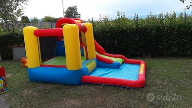 gonfiabile  con acqua  plash 