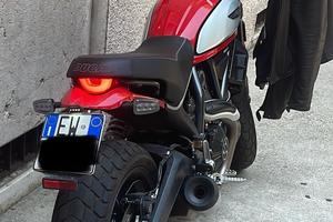 Ducati Scrambler 800 Icon red